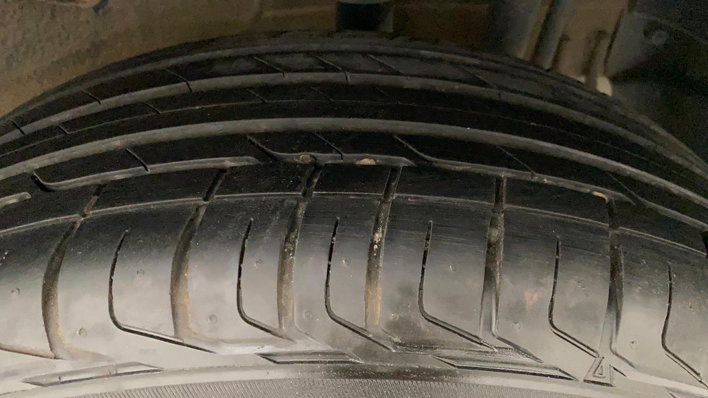 2020 Tata NEXON XZA PLUS PETROL DUAL TONE, Petrol, Automatic, 59,649 km, Left Rear Tyre Tread