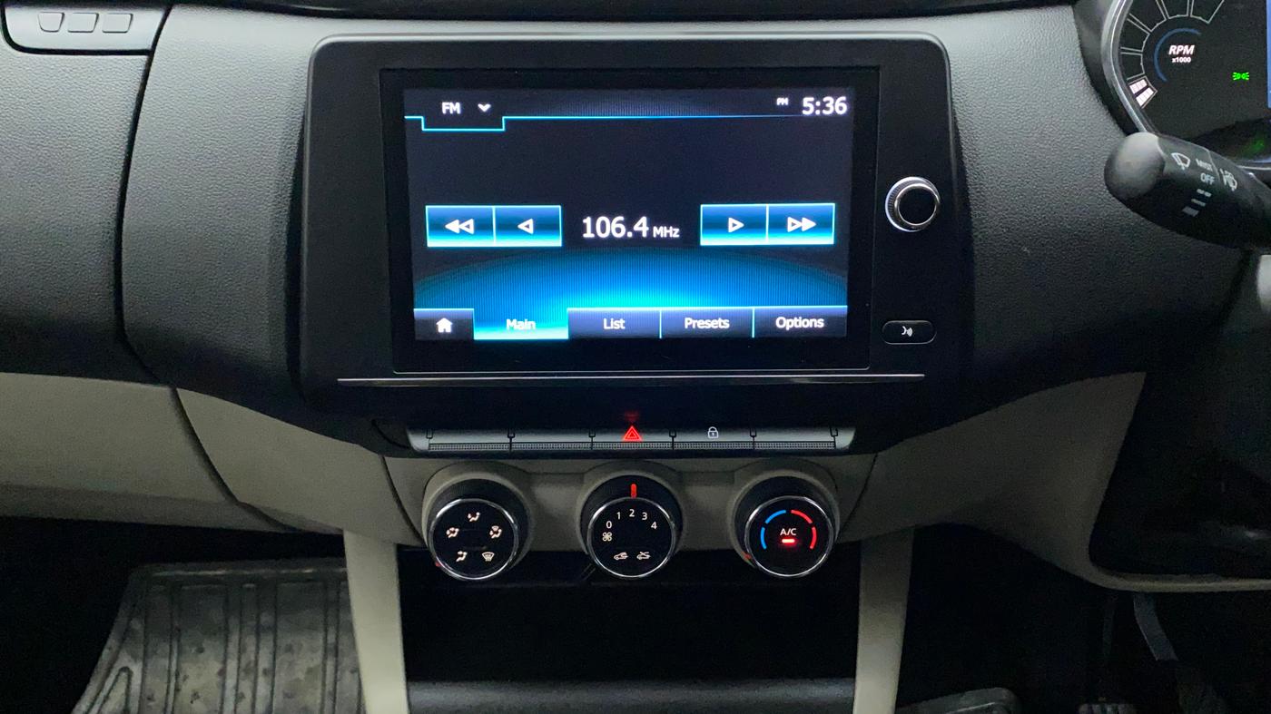 2020 Renault TRIBER RXT AMT, Petrol, Automatic, 27,380 km, Air Conditioner