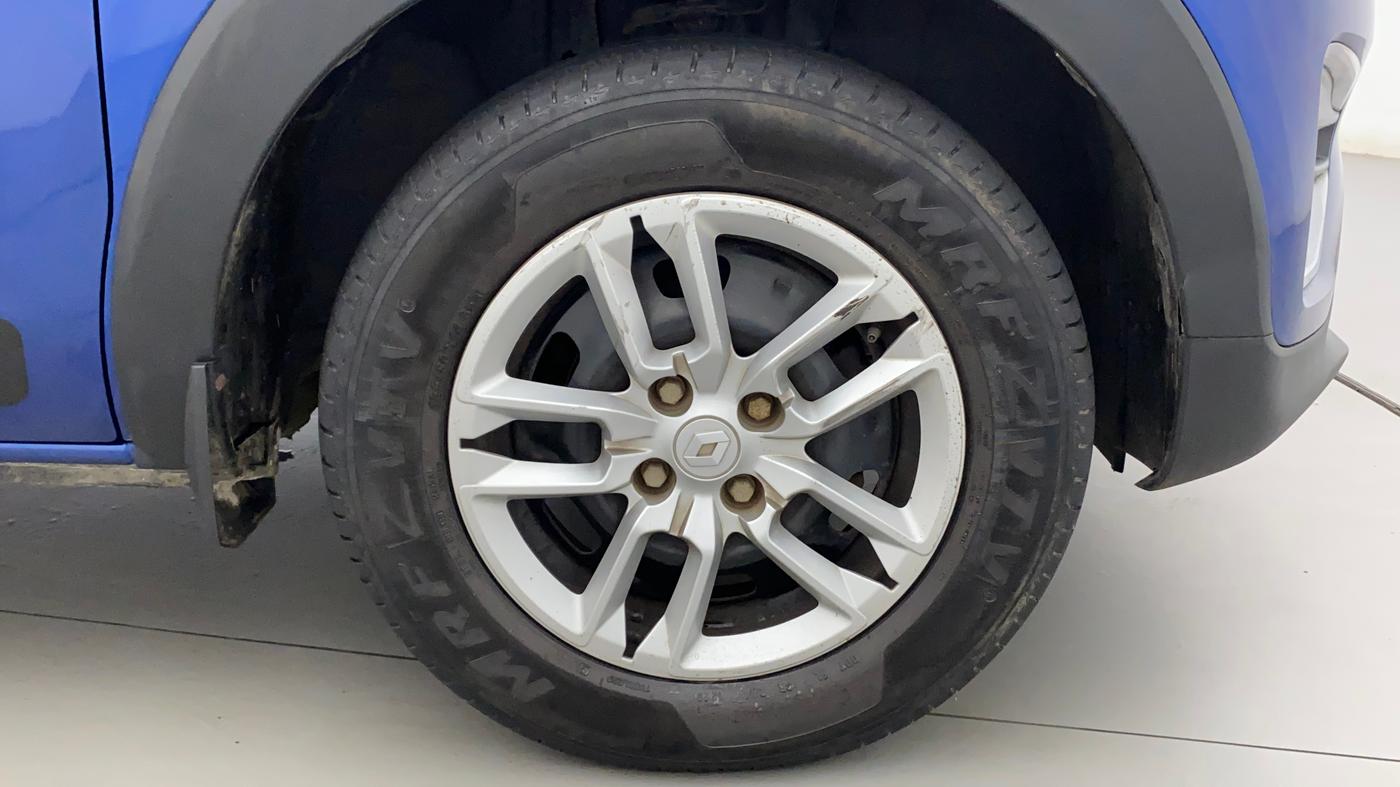 2020 Renault TRIBER RXT AMT, Petrol, Automatic, 27,380 km, Right Front Wheel