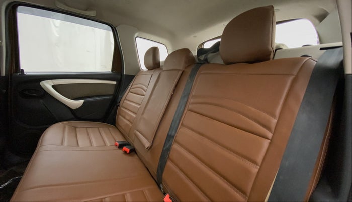 2013 Renault Duster 85 PS RXL, Diesel, Manual, 66,084 km, Right Side Rear Door Cabin
