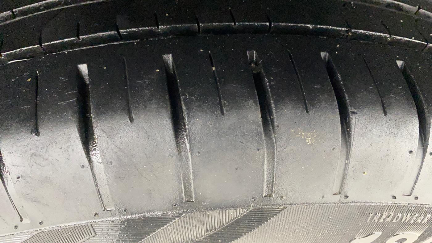 2021 Maruti Dzire ZXI, Petrol, Manual, 31,530 km, Right Rear Tyre Tread
