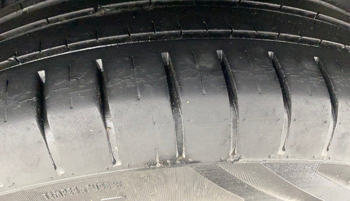 2021 Maruti Dzire ZXI, Petrol, Manual, 31,530 km, Left Rear Tyre Tread