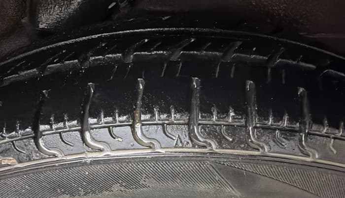 2015 Hyundai i10 SPORTZ 1.1, Petrol, Manual, 24,874 km, Left Rear Tyre Tread