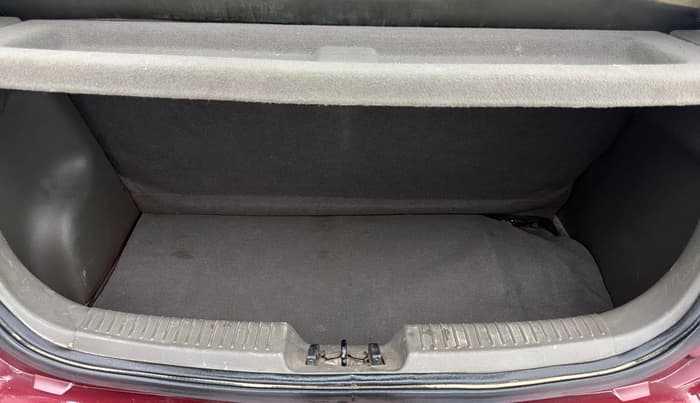 2015 Hyundai i10 SPORTZ 1.1, Petrol, Manual, 24,874 km, Boot Inside
