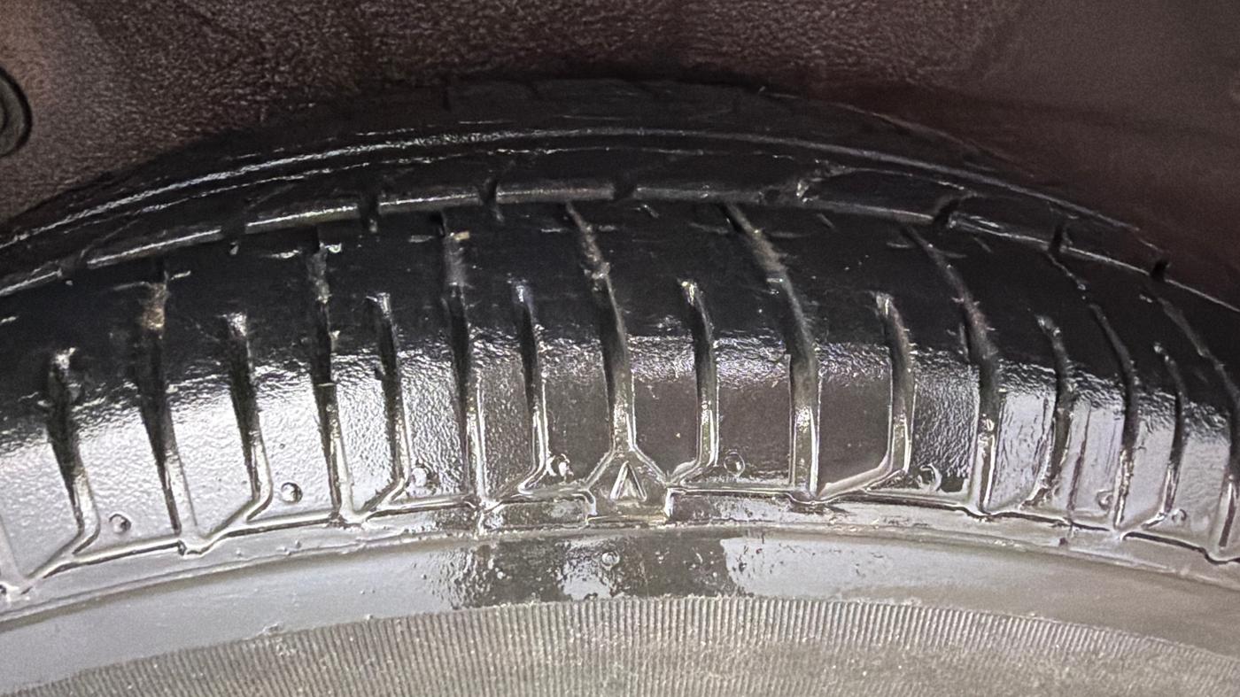 2015 Hyundai i10 SPORTZ 1.1, Petrol, Manual, 24,874 km, Right Rear Tyre Tread