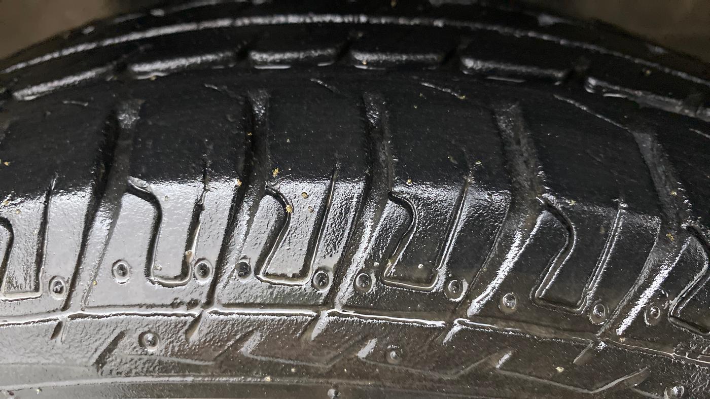 2017 Maruti Wagon R 1.0 LXI CNG, CNG, Manual, 37,026 km, Right Front Tyre Tread
