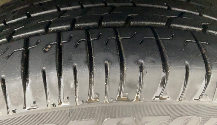 2018 Hyundai Creta SX 1.6 DIESEL, Diesel, Manual, 1,41,898 km, Right Front Tyre Tread