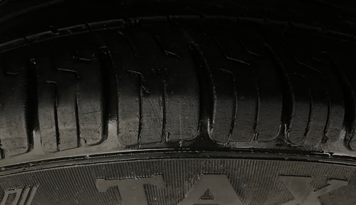 2013 Ford Figo ZXI 1.2 PETROL, Petrol, Manual, 72,071 km, Right Rear Tyre Tread