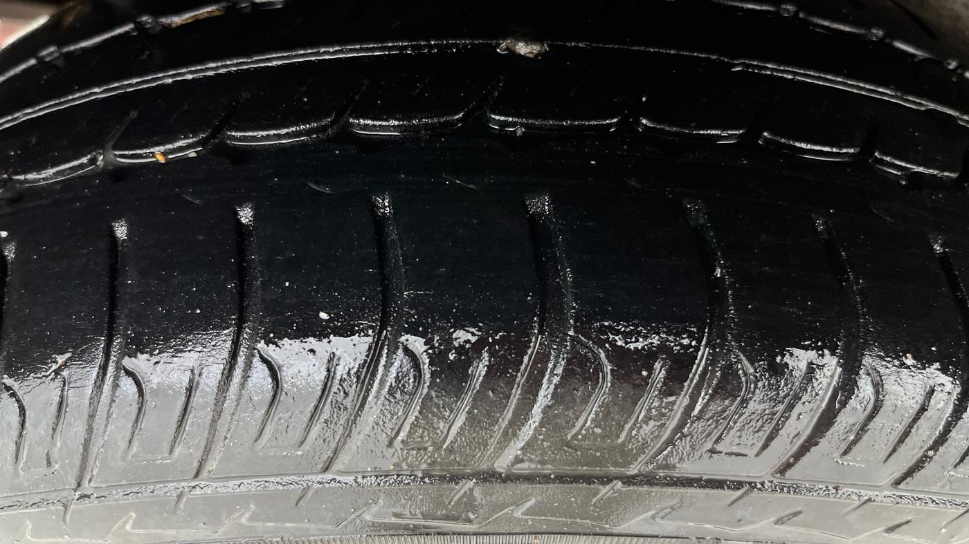 2015 Maruti Wagon R 1.0 VXI AMT, Petrol, Automatic, 40,336 km, Right Rear Tyre Tread