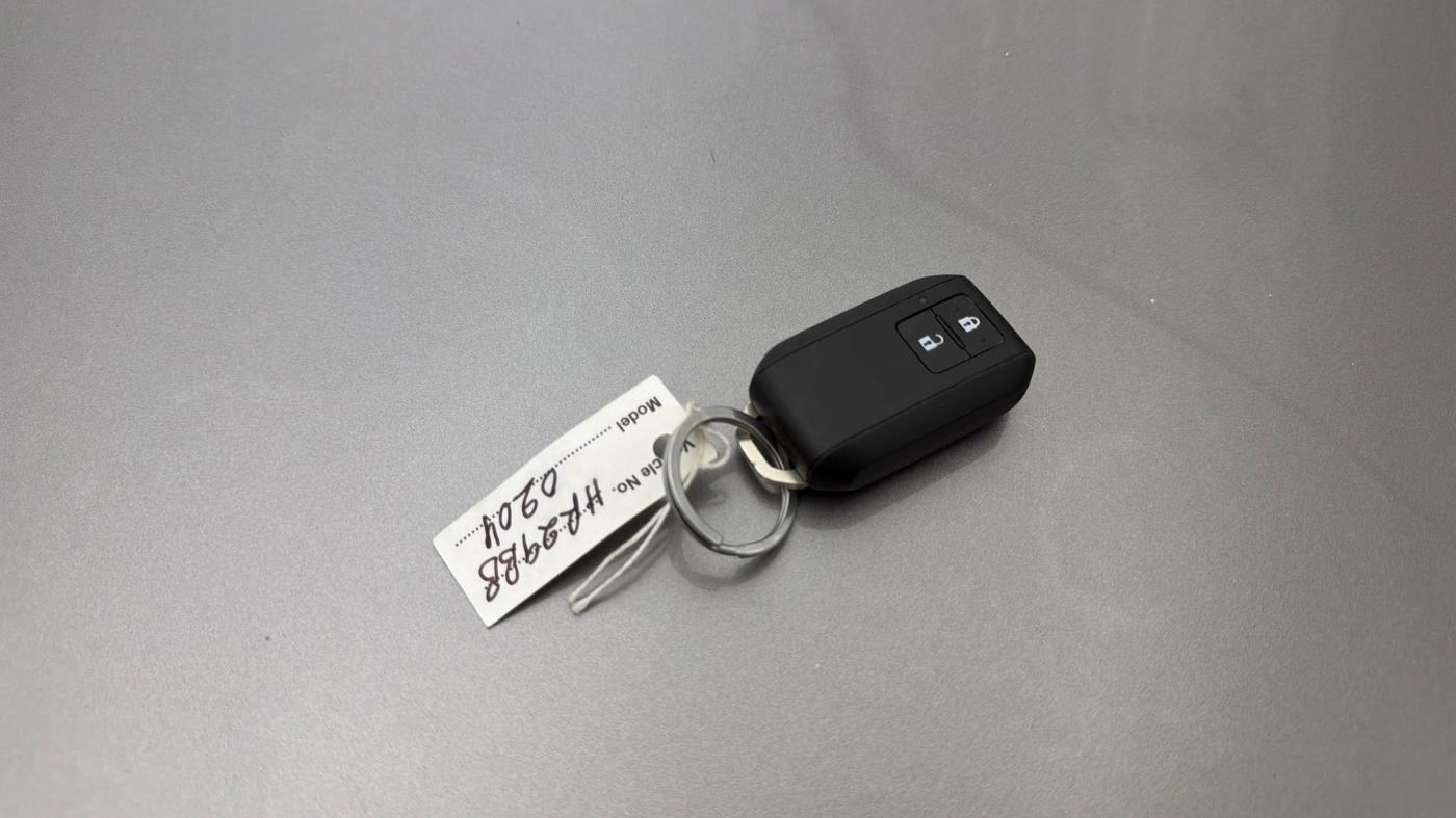 2023 Maruti IGNIS ZETA 1.2 AMT, Petrol, Automatic, 37,218 km, Key Close Up