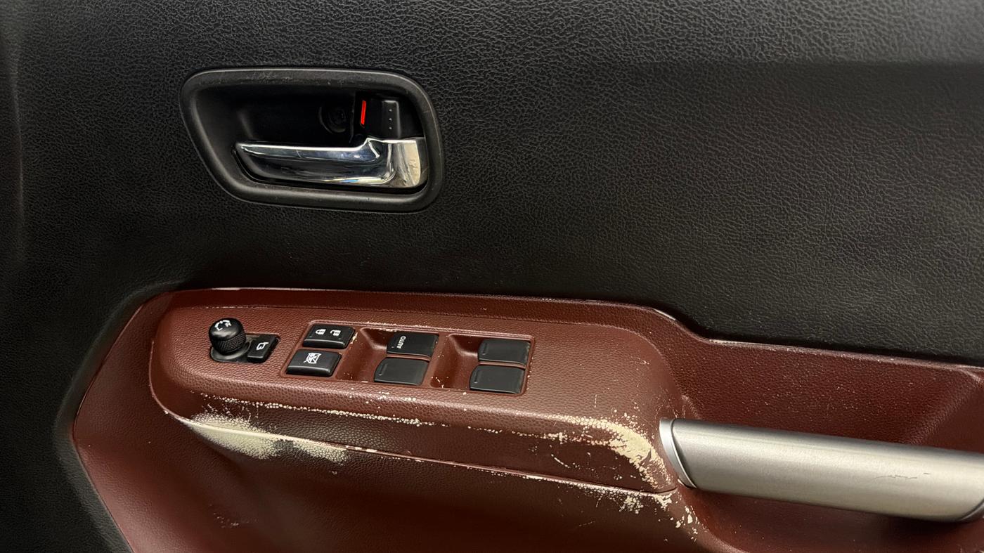 2023 Maruti IGNIS ZETA 1.2 AMT, Petrol, Automatic, 37,218 km, Driver Side Door Panels Control