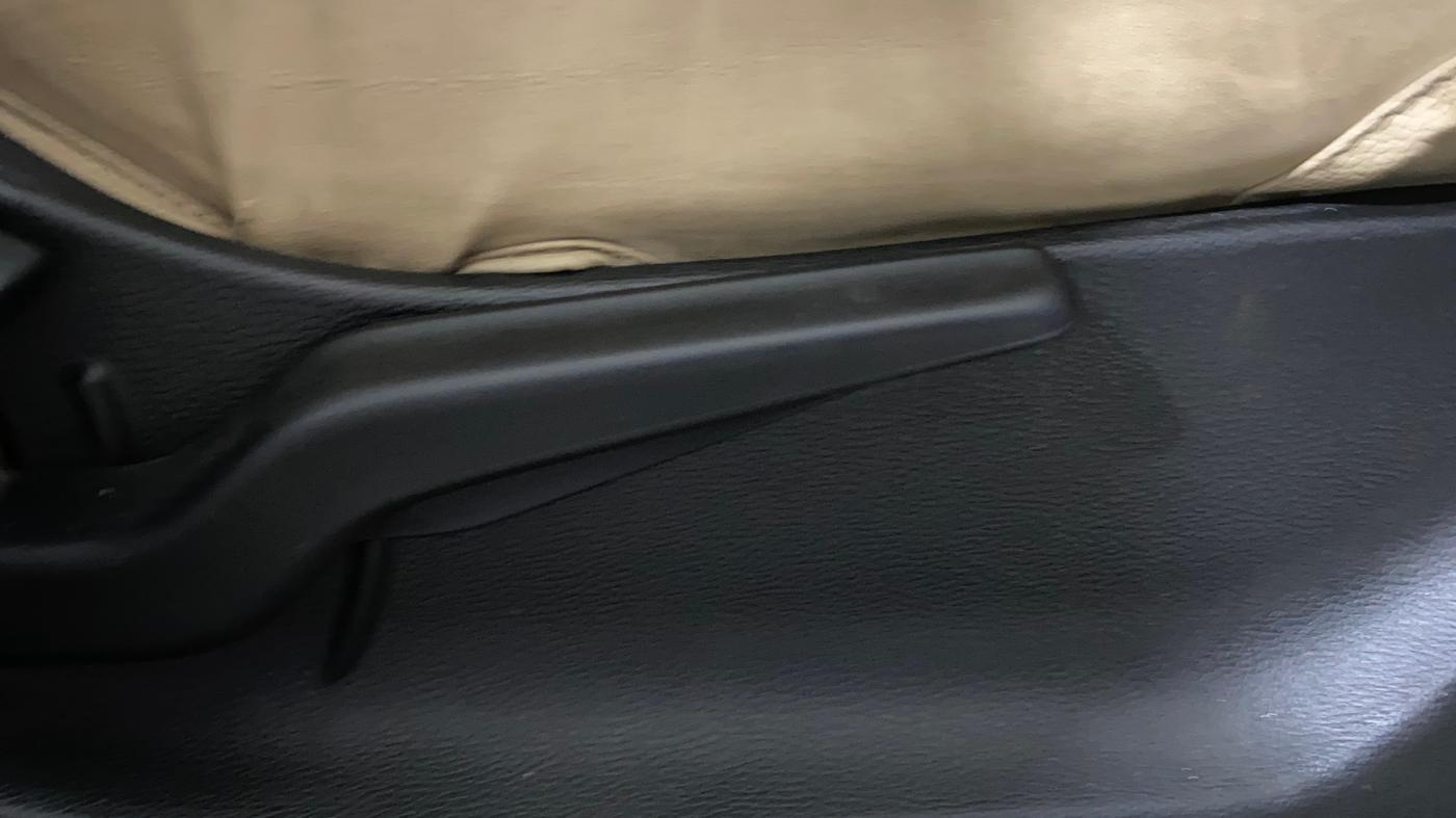 2023 Honda City 1.5L I-VTEC V MT 5TH GEN, Petrol, Manual, 44,323 km, Driver Side Adjustment Panel