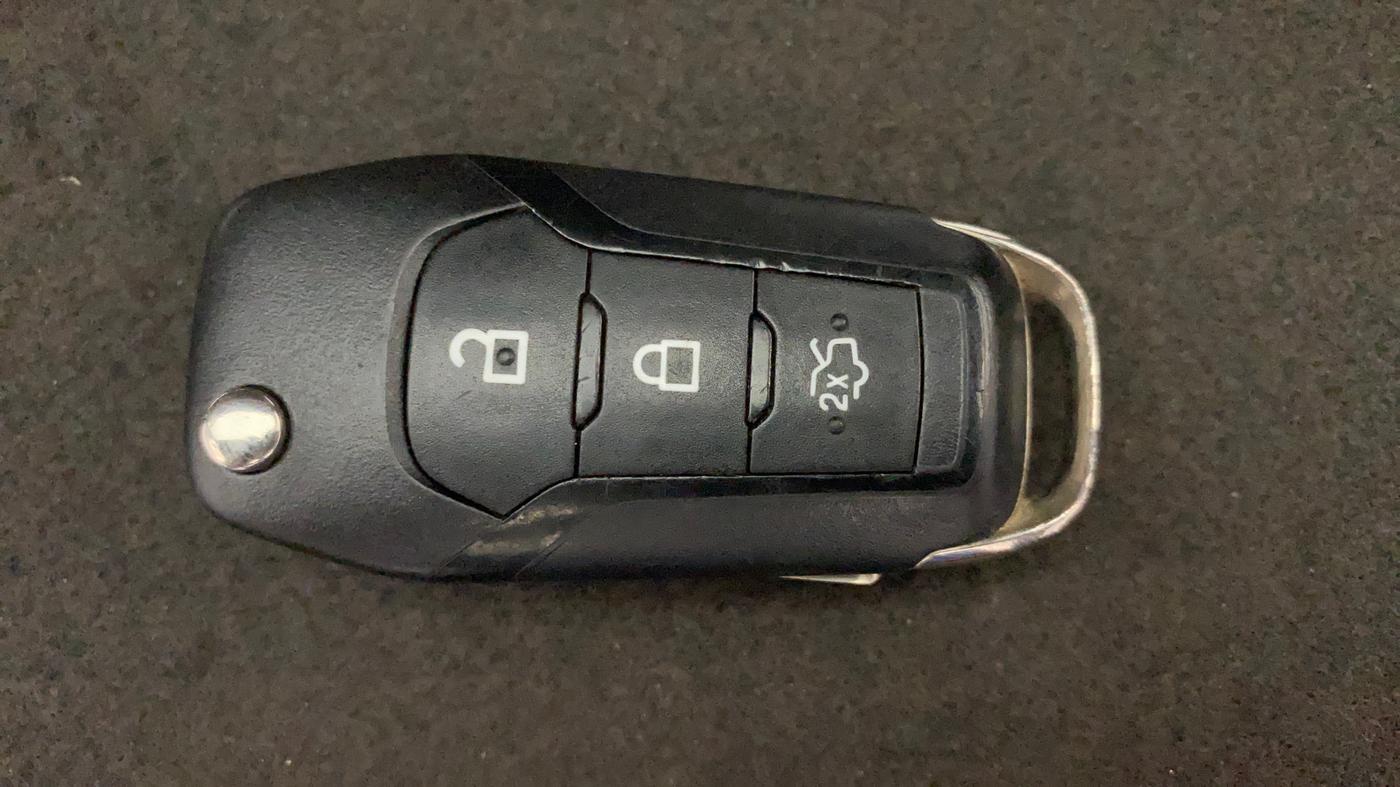 2017 Ford New Figo AMBIENTE 1.2 PETROL, Petrol, Manual, 71,765 km, Key Close Up