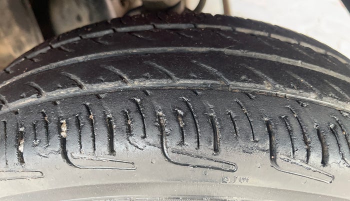 2012 Maruti Alto 800 LXI, Petrol, Manual, 1,39,431 km, Left Rear Tyre Tread
