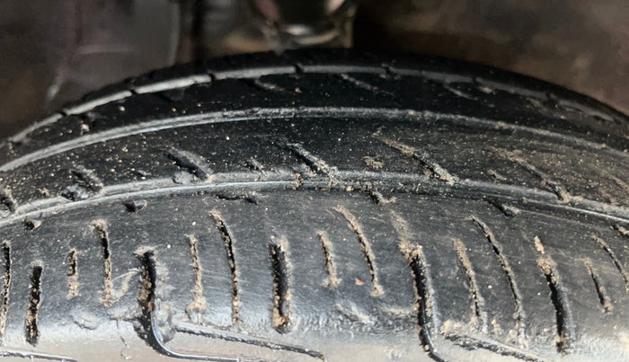 2012 Maruti Alto 800 LXI, Petrol, Manual, 1,39,431 km, Right Front Tyre Tread