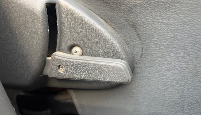 2012 Maruti Alto 800 LXI, Petrol, Manual, 1,39,431 km, Driver Side Adjustment Panel