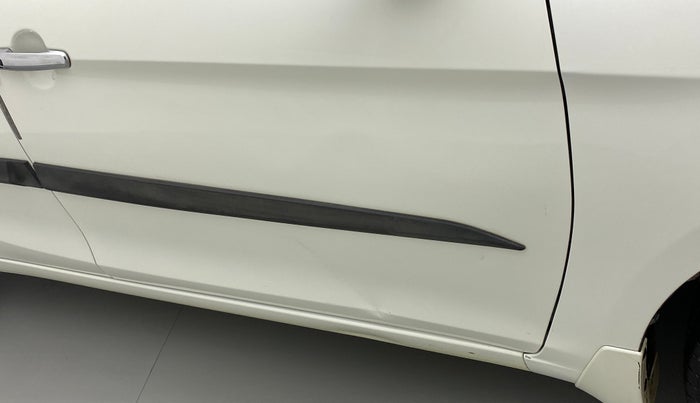 2022 Maruti Ciaz ZETA 1.5 SHVS MT PETROL, Petrol, Manual, 36,221 km, Driver-side door - Slightly dented
