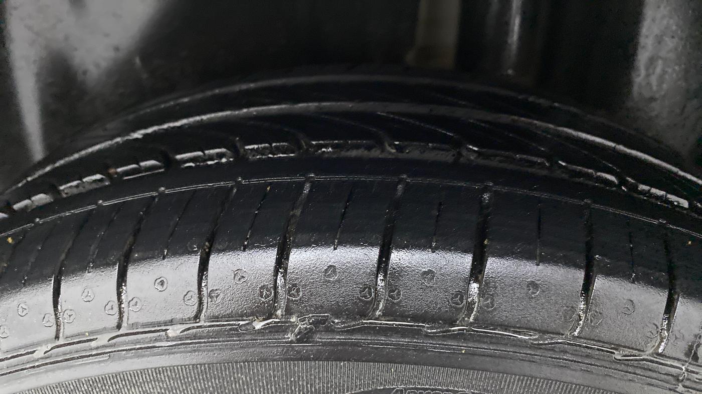 2022 Maruti Ciaz ZETA 1.5 SHVS MT PETROL, Petrol, Manual, 36,221 km, Left Rear Tyre Tread
