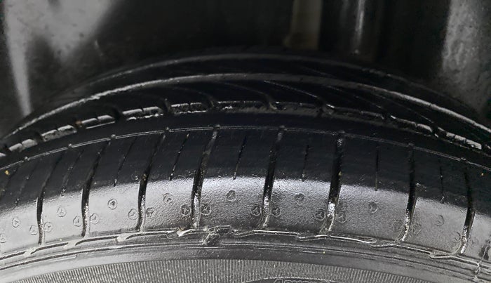 2022 Maruti Ciaz ZETA 1.5 SHVS MT PETROL, Petrol, Manual, 36,221 km, Left Rear Tyre Tread