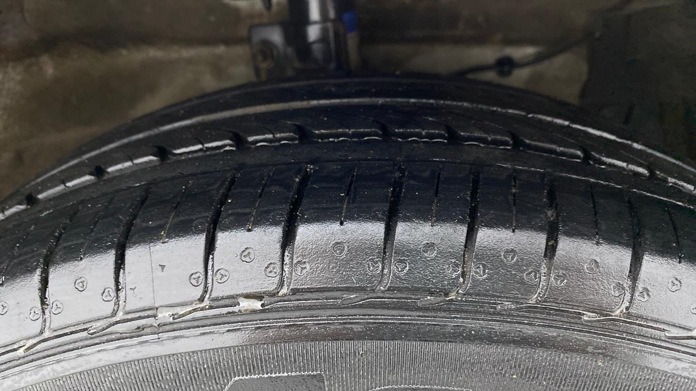 2022 Maruti Ciaz ZETA 1.5 SHVS MT PETROL, Petrol, Manual, 36,221 km, Right Front Tyre Tread