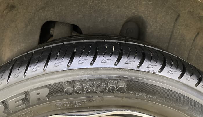 2019 Mahindra XUV300 W8 (O) 1.5 DIESEL AMT, Diesel, Automatic, 55,796 km, Left Rear Tyre Tread