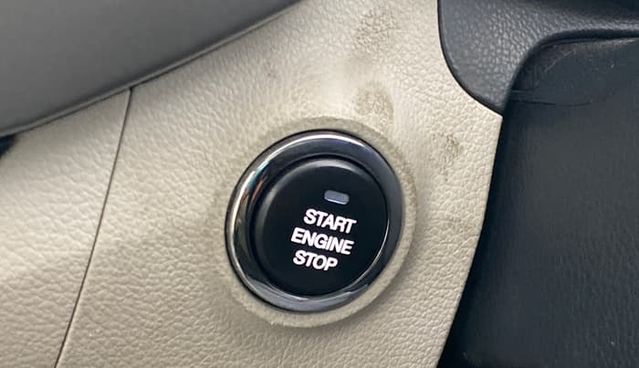 2019 Mahindra XUV300 W8 (O) 1.5 DIESEL AMT, Diesel, Automatic, 55,796 km, Keyless Start/ Stop Button