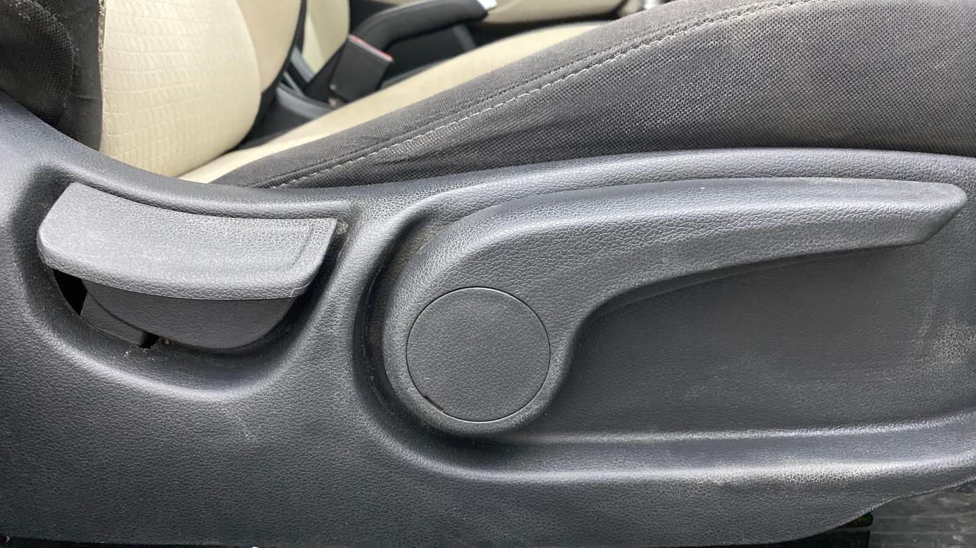 2020 Hyundai Verna 1.6 VTVT SX + AT, Petrol, Automatic, 69,924 km, Driver Side Adjustment Panel