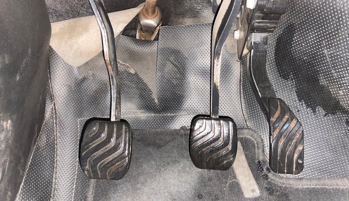 2020 Renault TRIBER RXL MT, Petrol, Manual, 87,663 km, Pedals