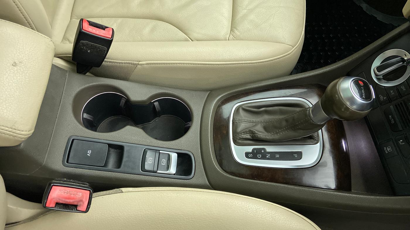 2015 Audi Q3 35 TDI Quattro, Diesel, Automatic, 52,771 km, Gear Lever