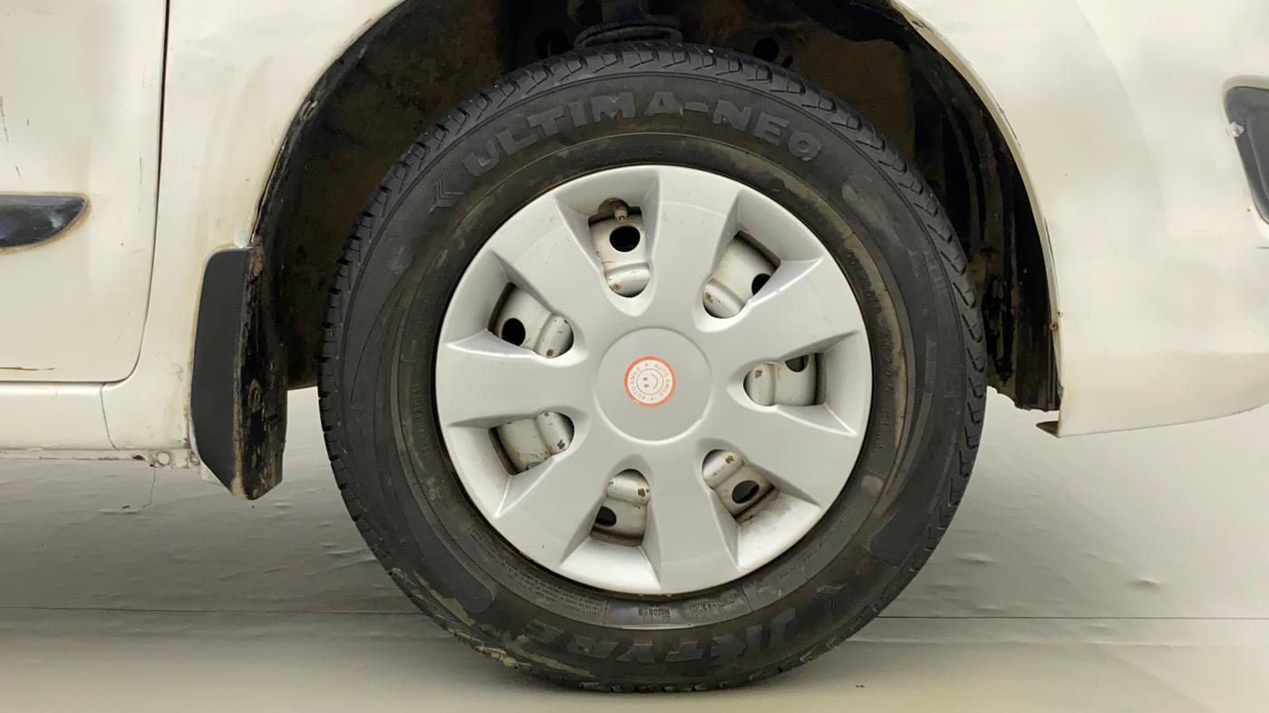 2017 Maruti Wagon R 1.0 LXI CNG, CNG, Manual, 80,667 km, Right Front Wheel