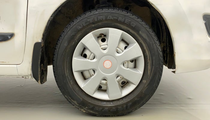 2017 Maruti Wagon R 1.0 LXI CNG, CNG, Manual, 80,667 km, Right Front Wheel
