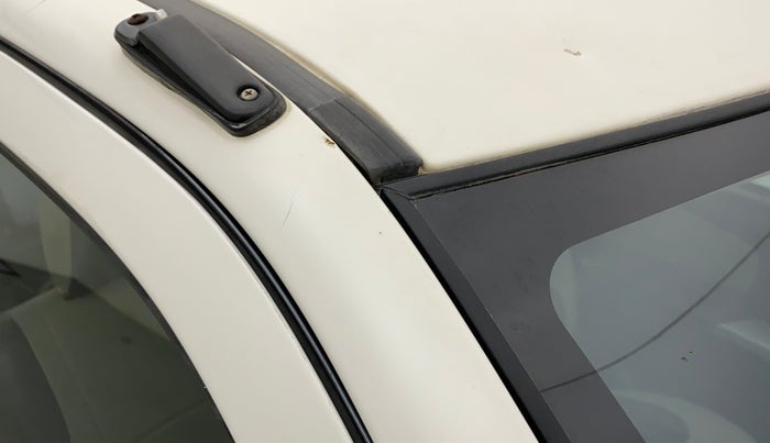 2017 Maruti Wagon R 1.0 LXI CNG, CNG, Manual, 80,667 km, Right A pillar - Slightly rusted
