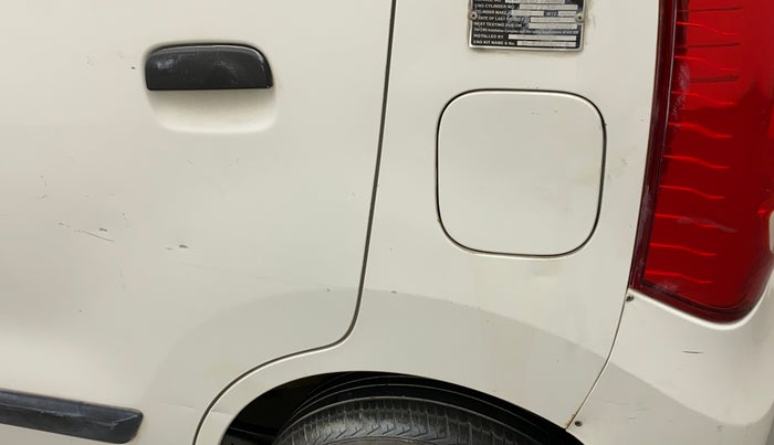 2017 Maruti Wagon R 1.0 LXI CNG, CNG, Manual, 80,667 km, Left quarter panel - Slightly dented