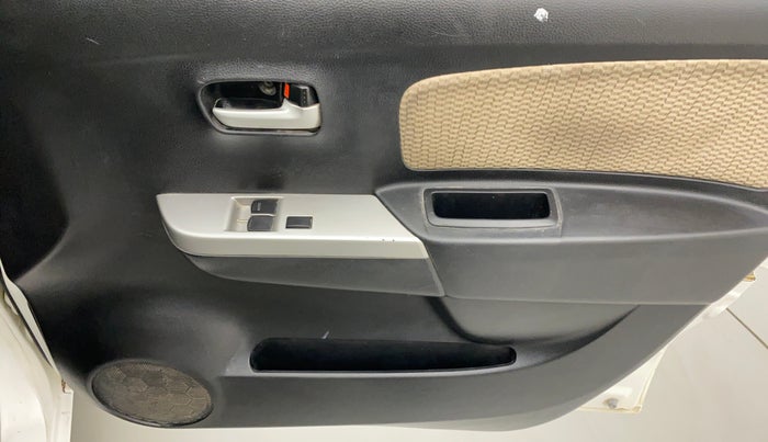 2017 Maruti Wagon R 1.0 LXI CNG, CNG, Manual, 80,667 km, Driver Side Door Panels Control