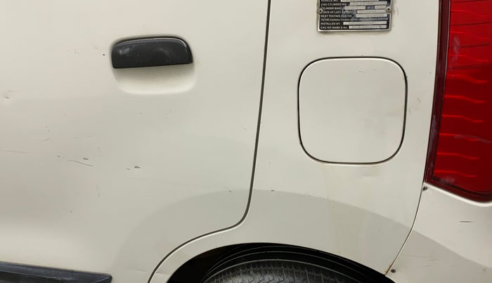 2017 Maruti Wagon R 1.0 LXI CNG, CNG, Manual, 80,667 km, Left quarter panel - Minor scratches