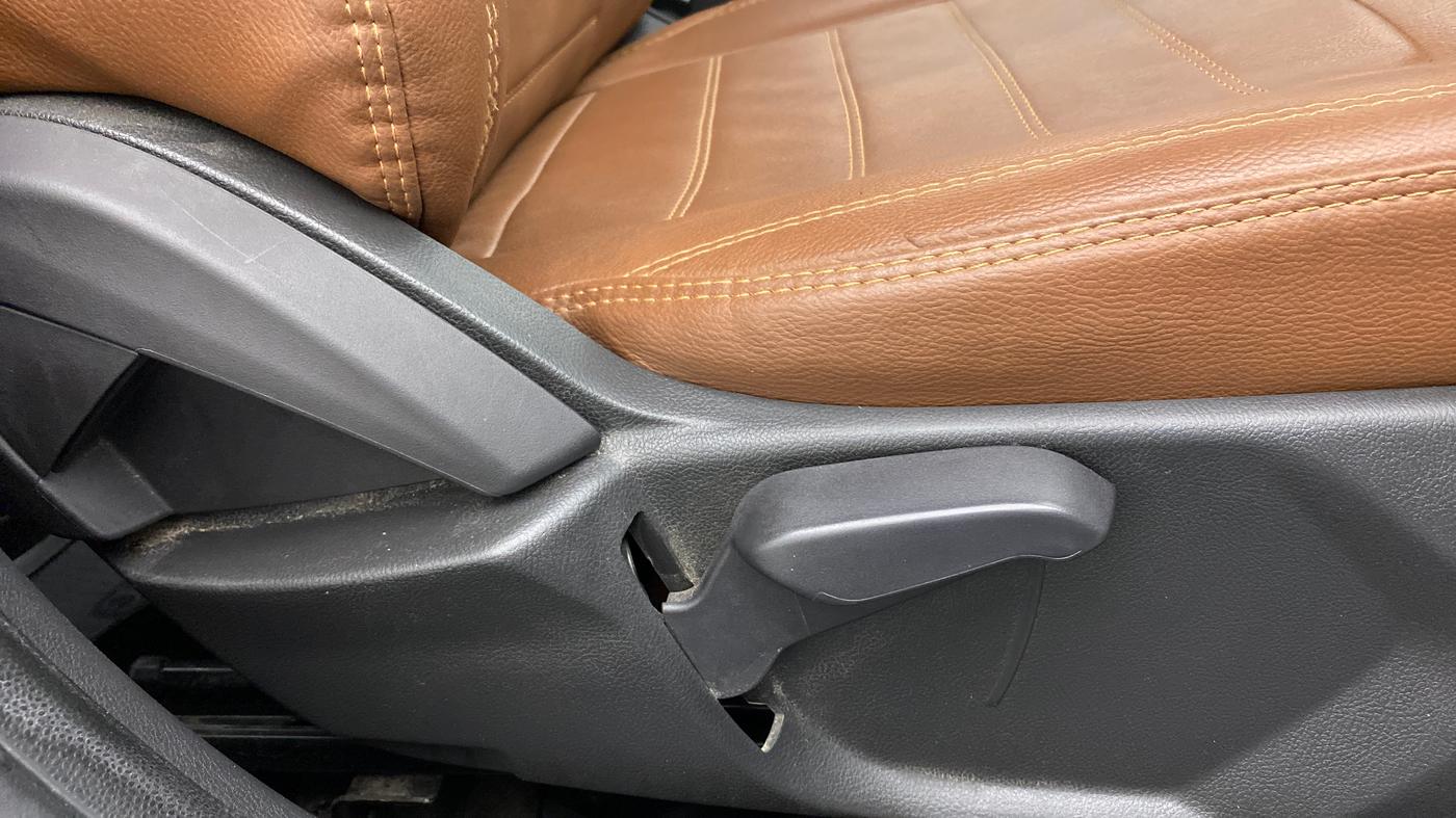 2019 Ford New Figo TITANIUM 1.5 PETROL AT, Petrol, Automatic, 38,909 km, Driver Side Adjustment Panel