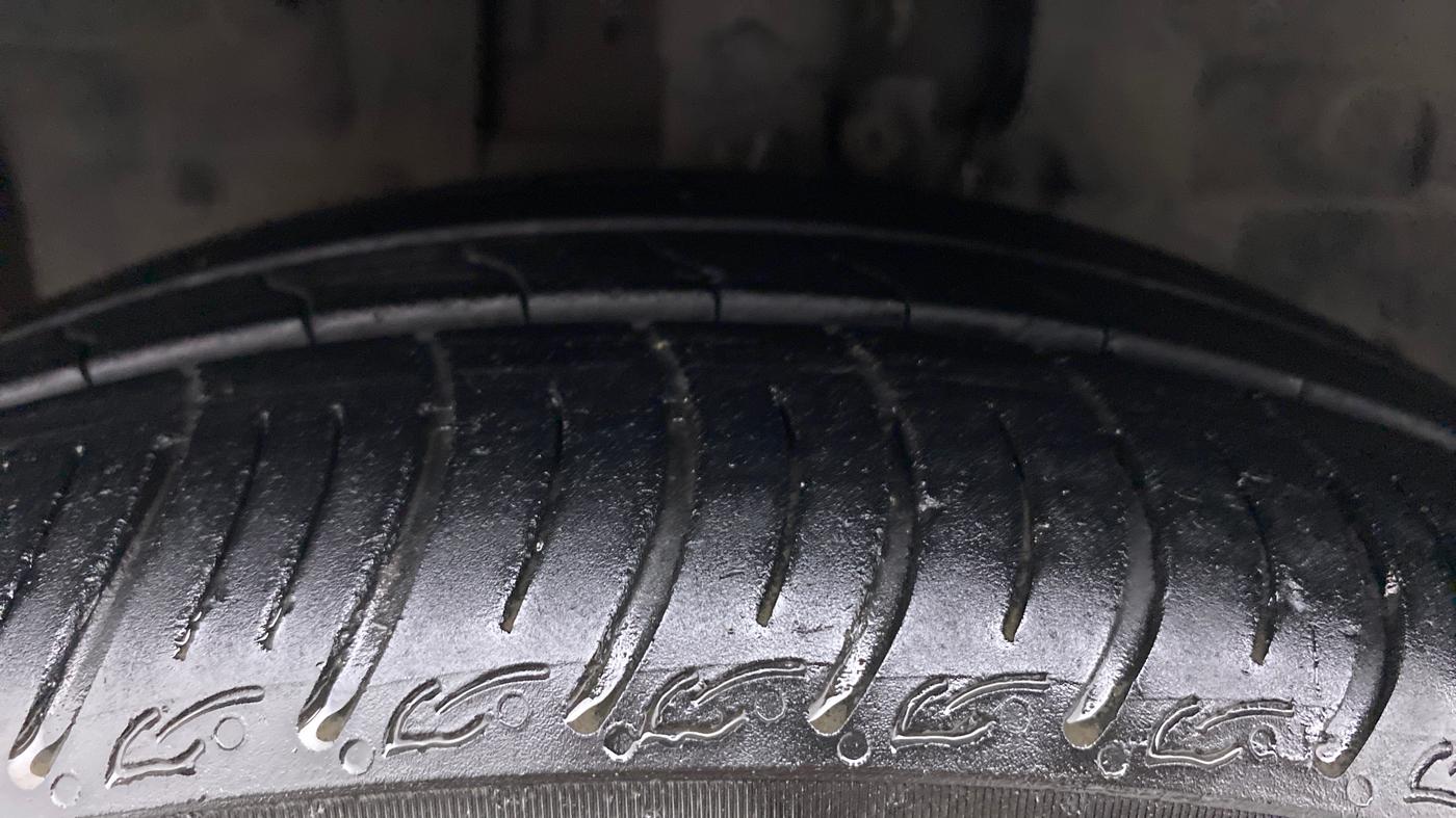 2019 Ford New Figo TITANIUM 1.5 PETROL AT, Petrol, Automatic, 38,909 km, Left Front Tyre Tread