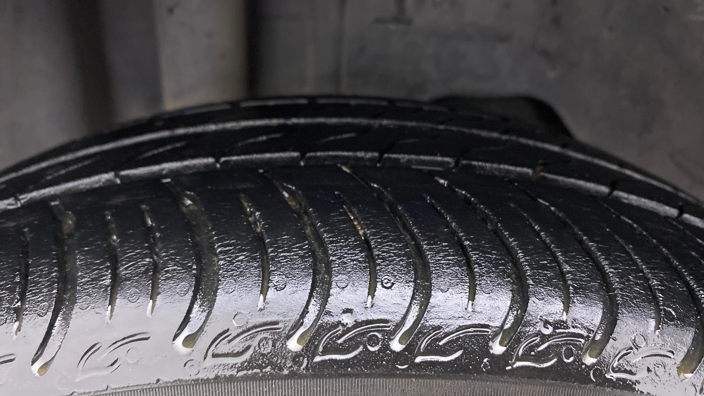 2019 Ford New Figo TITANIUM 1.5 PETROL AT, Petrol, Automatic, 38,909 km, Right Rear Tyre Tread