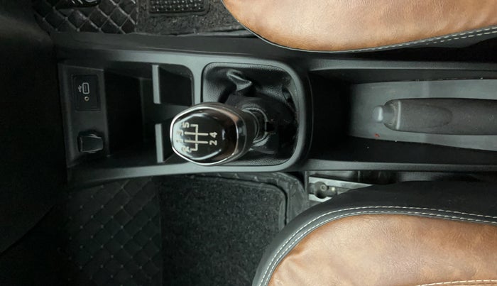 2021 Renault Kwid RXT 1.0 (O), Petrol, Manual, 24,174 km, Gear Lever