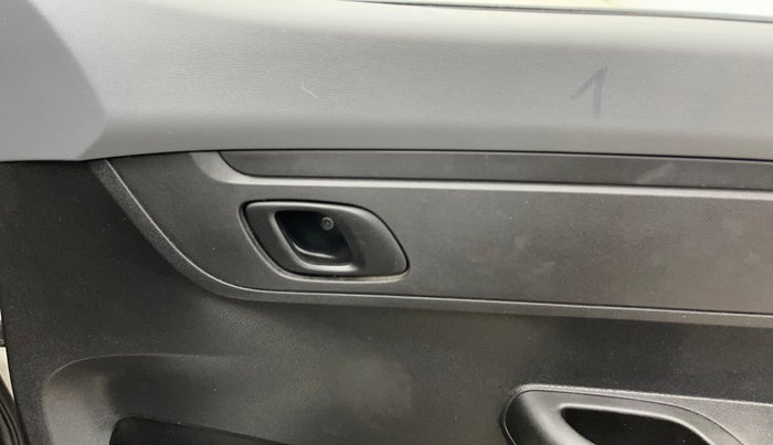 2021 Renault Kwid RXT 1.0 (O), Petrol, Manual, 24,174 km, Driver Side Door Panels Control