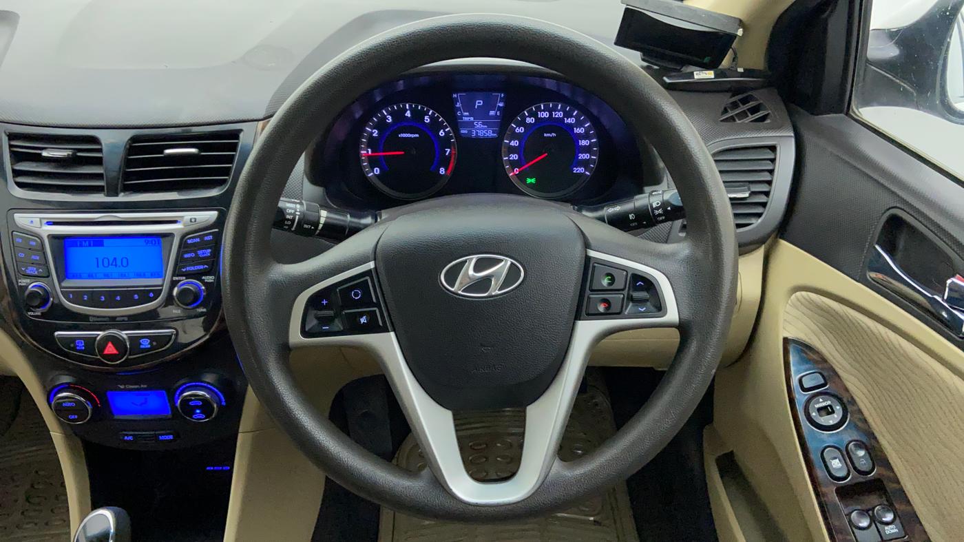 2014 Hyundai Verna FLUIDIC 1.6 VTVT SX AT, CNG, Automatic, 38,034 km, Steering Wheel Close Up