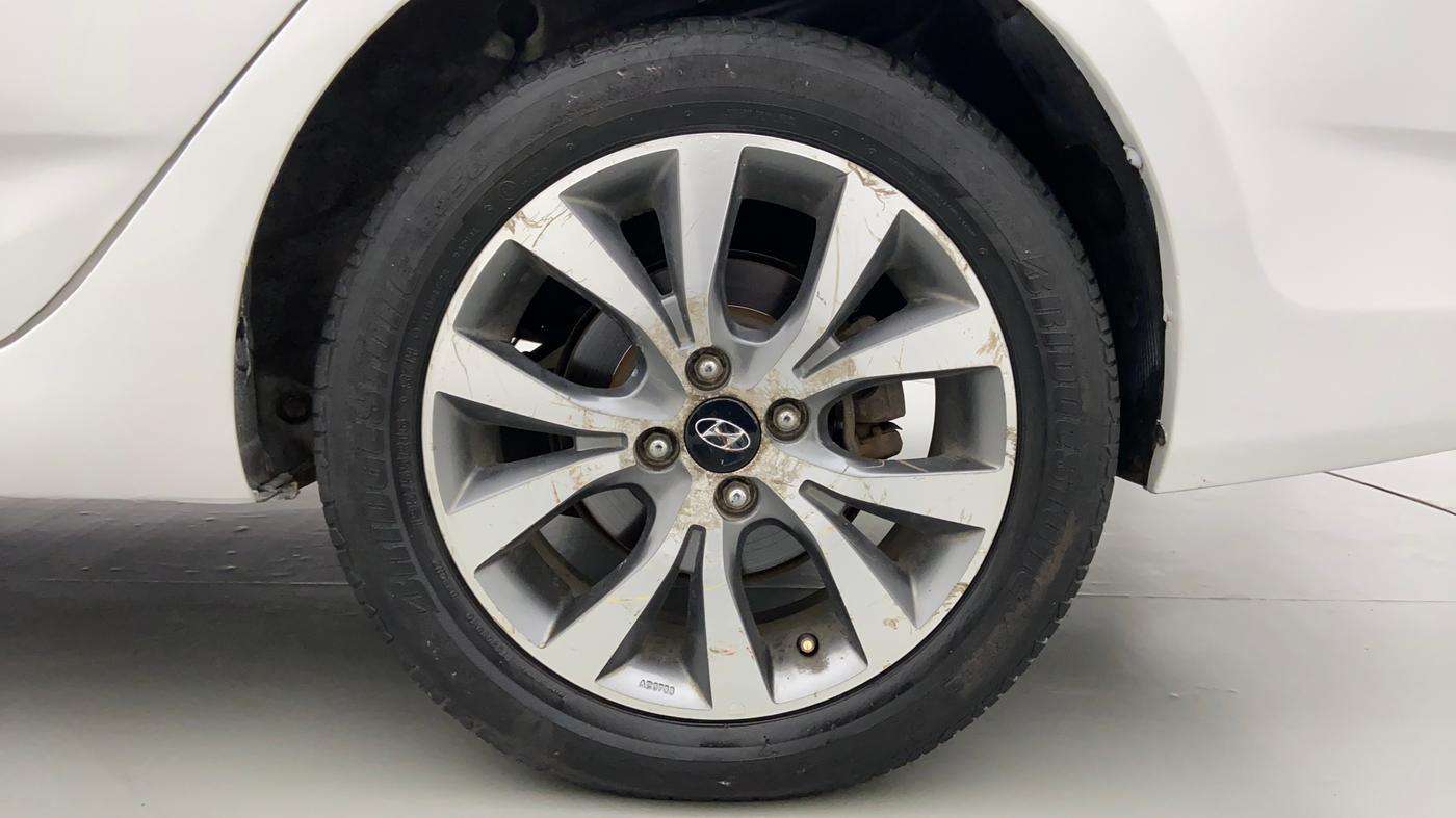 2014 Hyundai Verna FLUIDIC 1.6 VTVT SX AT, CNG, Automatic, 38,034 km, Left Rear Wheel