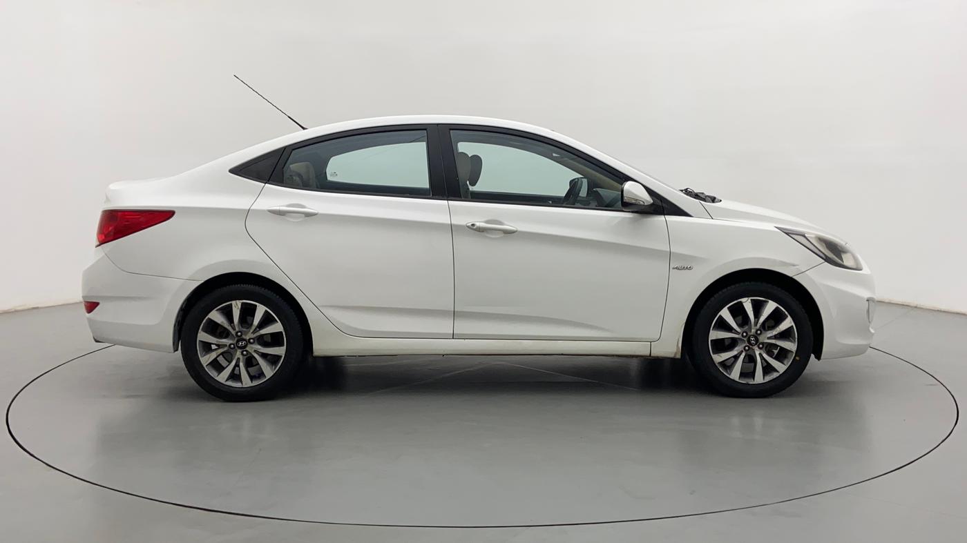 2014 Hyundai Verna FLUIDIC 1.6 VTVT SX AT, CNG, Automatic, 38,034 km, Right Side