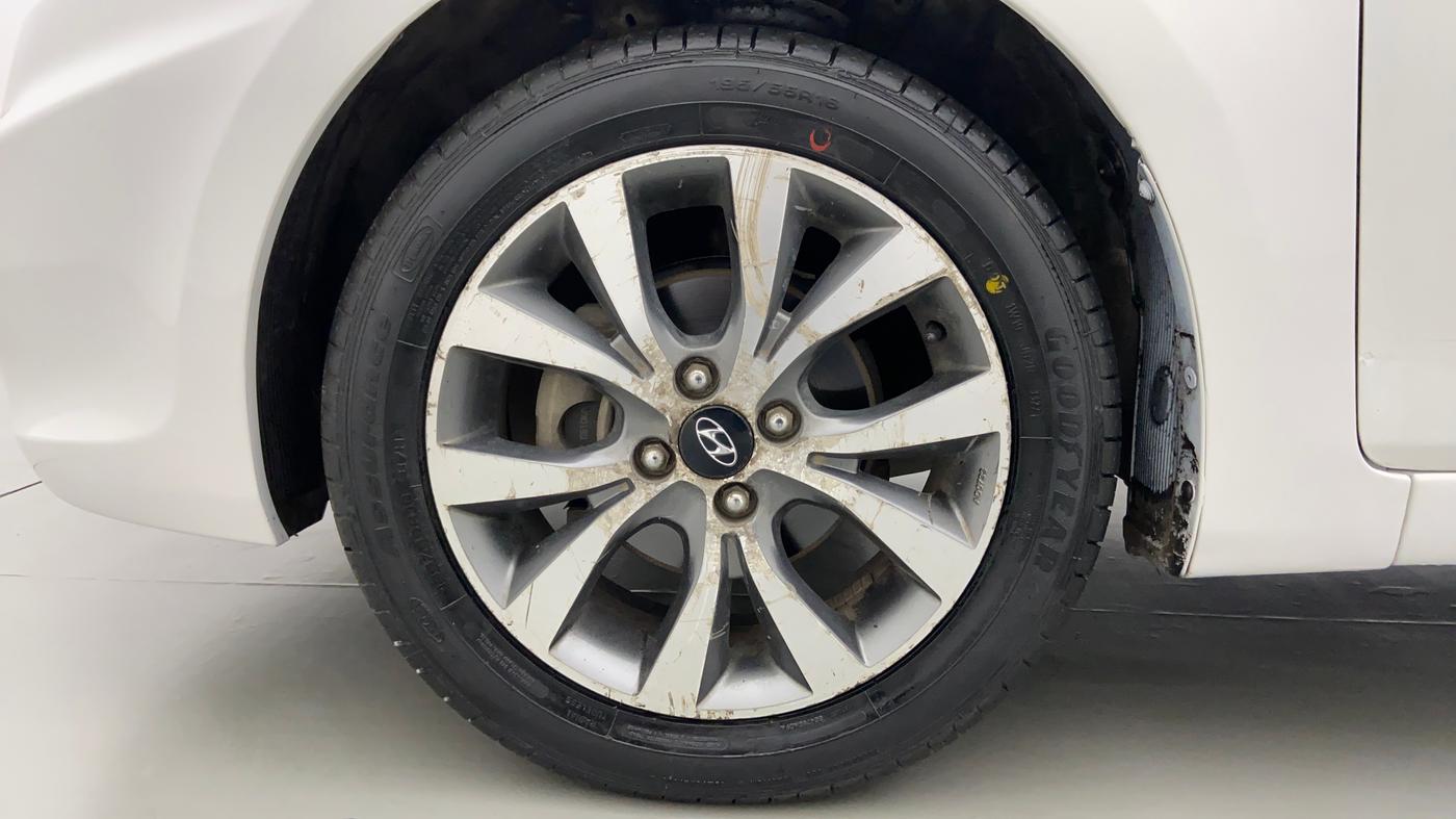 2014 Hyundai Verna FLUIDIC 1.6 VTVT SX AT, CNG, Automatic, 38,034 km, Left Front Wheel