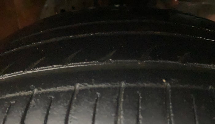 2012 Honda Brio S MT, Petrol, Manual, 99,357 km, Right Front Tyre Tread