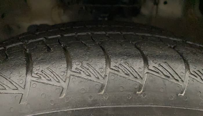 2021 Hyundai ALCAZAR PLATINUM 1.5 MT 7STR, Diesel, Manual, 48,793 km, Left Front Tyre Tread
