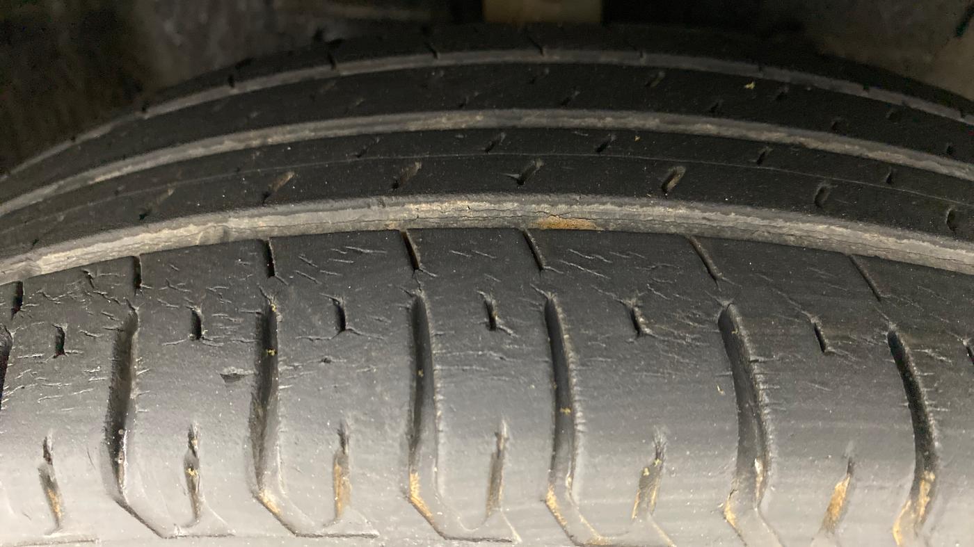 2012 Maruti Swift VDI, Diesel, Manual, 97,437 km, Left Front Tyre Tread