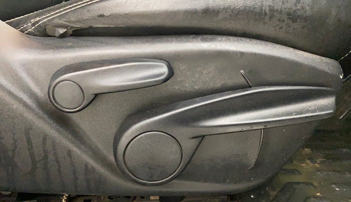 2018 Jeep Compass SPORT 2.0 DIESEL, Diesel, Manual, 96,025 km, Driver Side Adjustment Panel