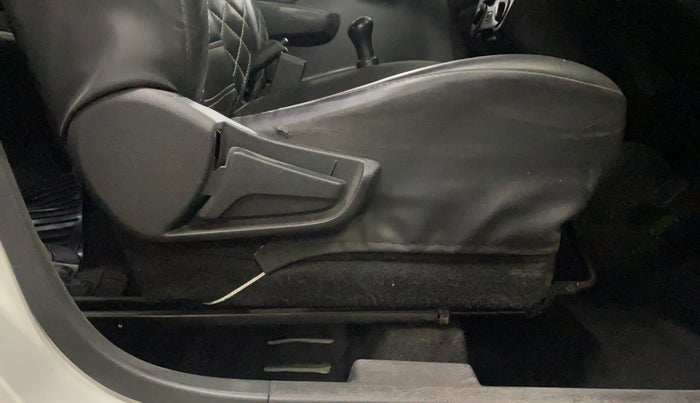 2022 Maruti Alto K10 VXI, Petrol, Manual, 37,595 km, Driver Side Adjustment Panel