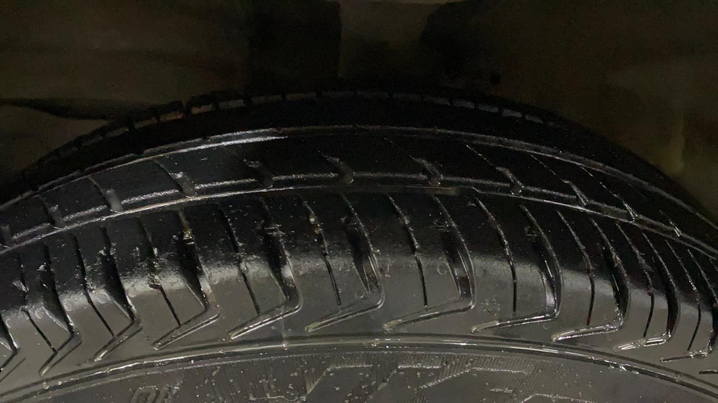 2022 Maruti Alto K10 VXI, Petrol, Manual, 37,595 km, Left Front Tyre Tread